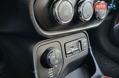 Внедорожник / Кроссовер Jeep Renegade 2016 в 