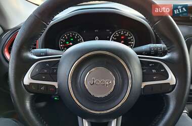Внедорожник / Кроссовер Jeep Renegade 2016 в 