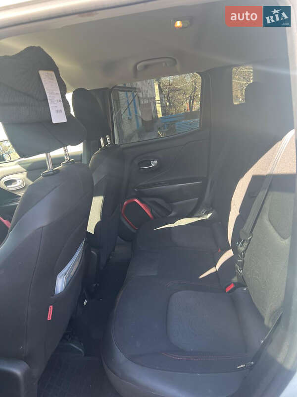 Внедорожник / Кроссовер Jeep Renegade 2016 в Киеве