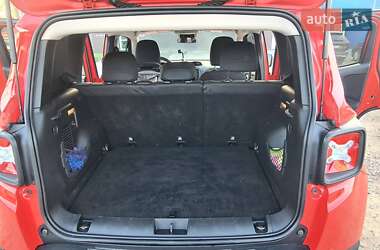 Внедорожник / Кроссовер Jeep Renegade 2016 в 