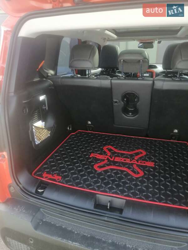 Позашляховик / Кросовер Jeep Renegade 2017 в Києві