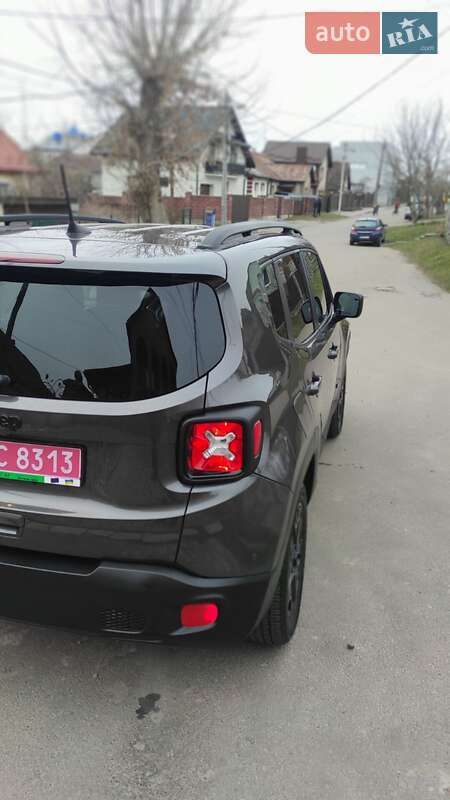 Внедорожник / Кроссовер Jeep Renegade 2018 в Дубно