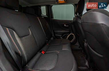 Внедорожник / Кроссовер Jeep Renegade 2016 в 