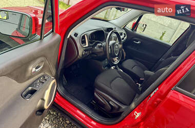 Внедорожник / Кроссовер Jeep Renegade 2016 в 