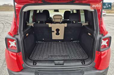 Позашляховик / Кросовер Jeep Renegade 2015 в 