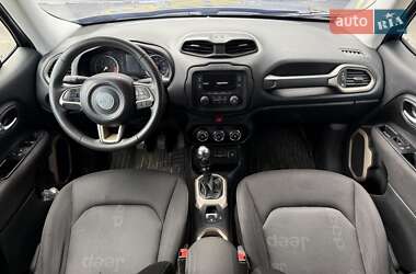 Позашляховик / Кросовер Jeep Renegade 2015 в 
