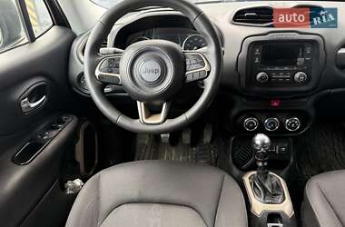 Позашляховик / Кросовер Jeep Renegade 2015 в 