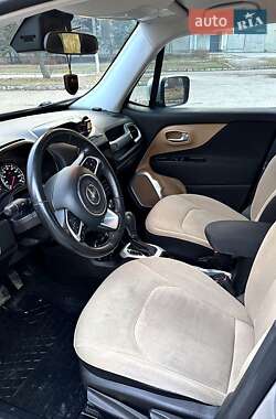 Внедорожник / Кроссовер Jeep Renegade 2015 в 