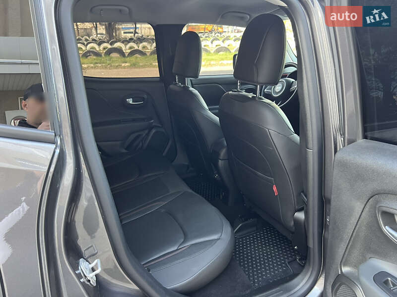 Внедорожник / Кроссовер Jeep Renegade 2019 в Киеве