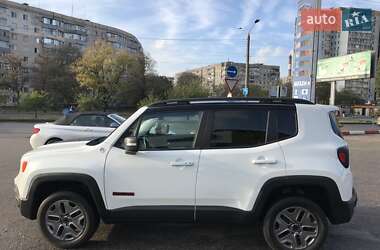 Внедорожник / Кроссовер Jeep Renegade 2016 в 