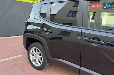 Позашляховик / Кросовер Jeep Renegade 2016 в 