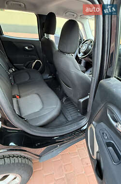 Позашляховик / Кросовер Jeep Renegade 2016 в 