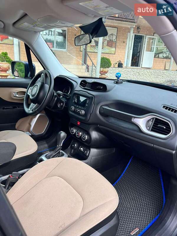 Внедорожник / Кроссовер Jeep Renegade 2017 в Новоселице