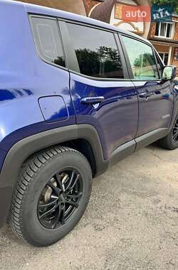Позашляховик / Кросовер Jeep Renegade 2017 в Новоселиці