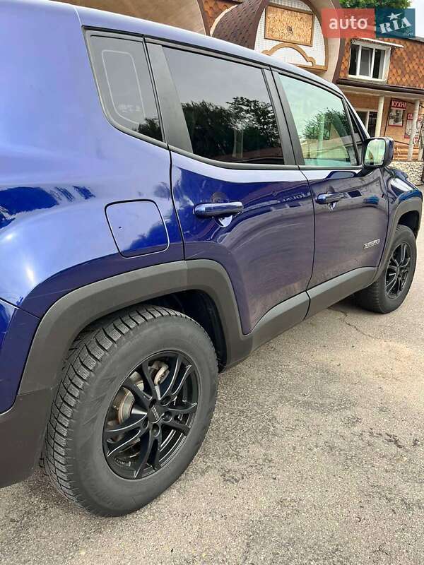 Внедорожник / Кроссовер Jeep Renegade 2017 в Новоселице