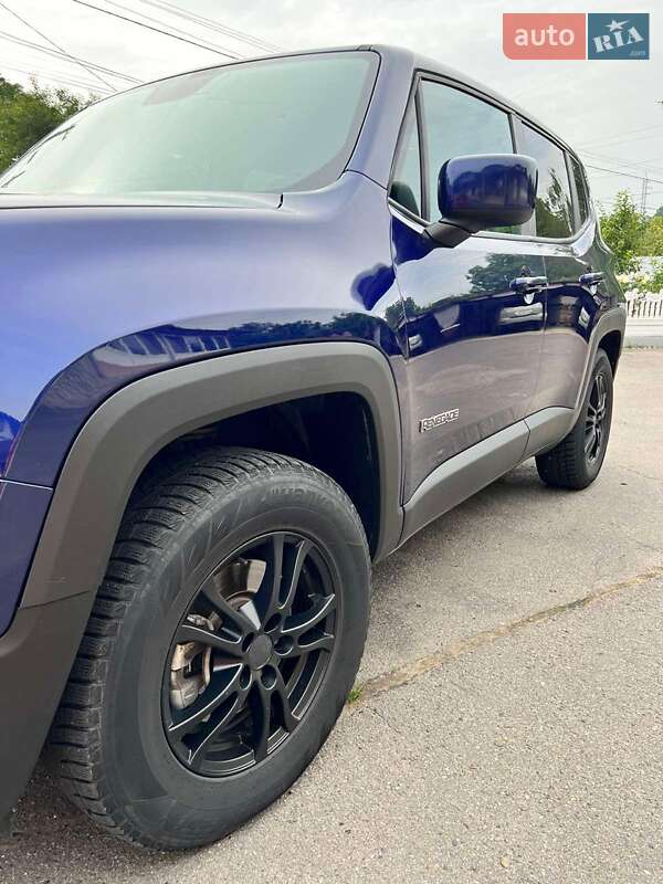 Внедорожник / Кроссовер Jeep Renegade 2017 в Новоселице