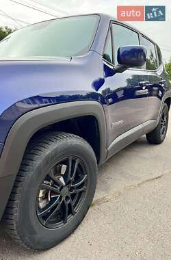 Внедорожник / Кроссовер Jeep Renegade 2017 в 