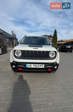 Внедорожник / Кроссовер Jeep Renegade 2016 в 