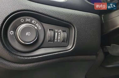Позашляховик / Кросовер Jeep Renegade 2019 в 