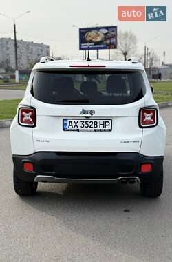 Внедорожник / Кроссовер Jeep Renegade 2016 в 