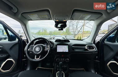 Внедорожник / Кроссовер Jeep Renegade 2016 в 