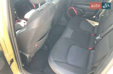 Позашляховик / Кросовер Jeep Renegade 2015 в 