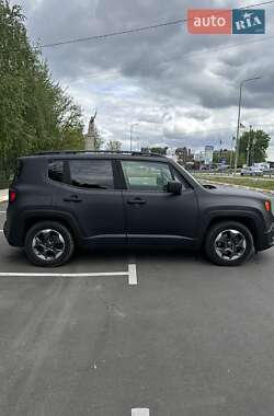 Внедорожник / Кроссовер Jeep Renegade 2017 в 