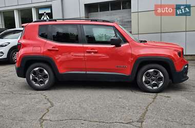Позашляховик / Кросовер Jeep Renegade 2016 в 