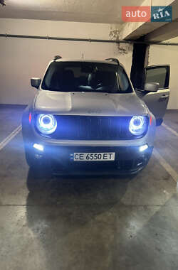 Внедорожник / Кроссовер Jeep Renegade 2015 в 