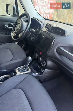 Внедорожник / Кроссовер Jeep Renegade 2015 в 
