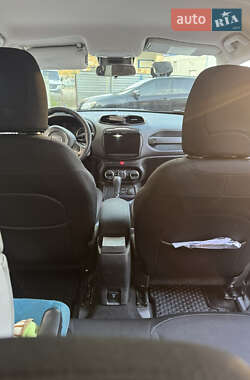 Внедорожник / Кроссовер Jeep Renegade 2015 в 