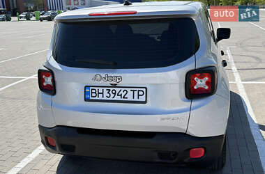 Внедорожник / Кроссовер Jeep Renegade 2015 в 