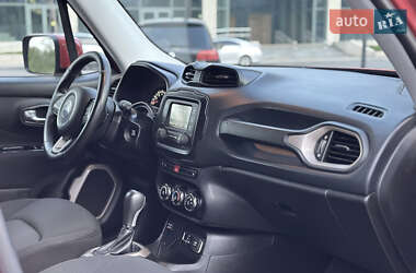 Внедорожник / Кроссовер Jeep Renegade 2015 в 