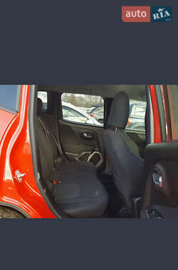 Внедорожник / Кроссовер Jeep Renegade 2015 в 