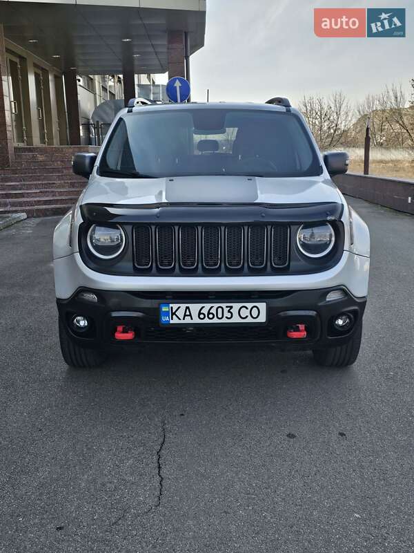 Позашляховик / Кросовер Jeep Renegade 2015 в Києві