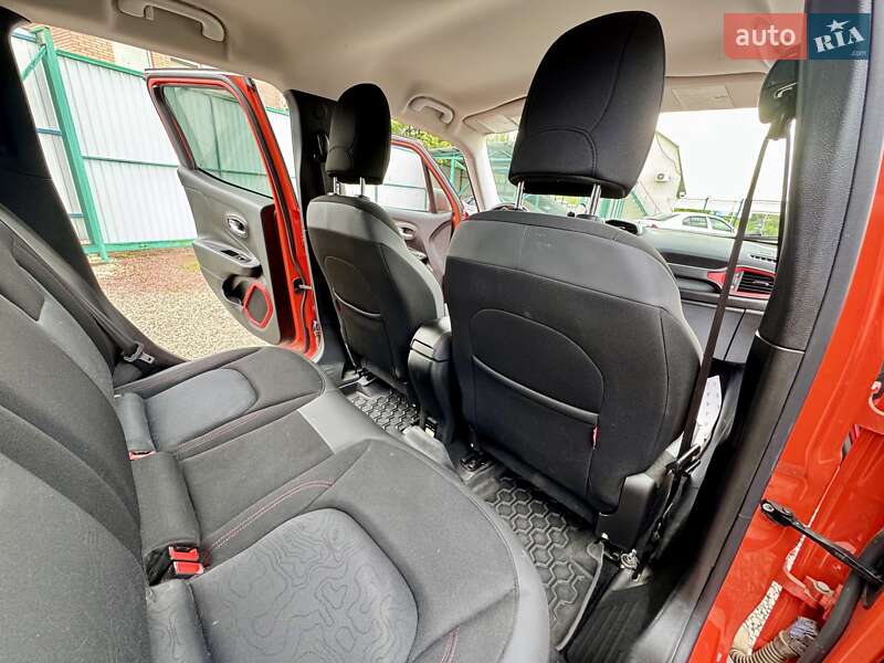 Внедорожник / Кроссовер Jeep Renegade 2015 в Сумах