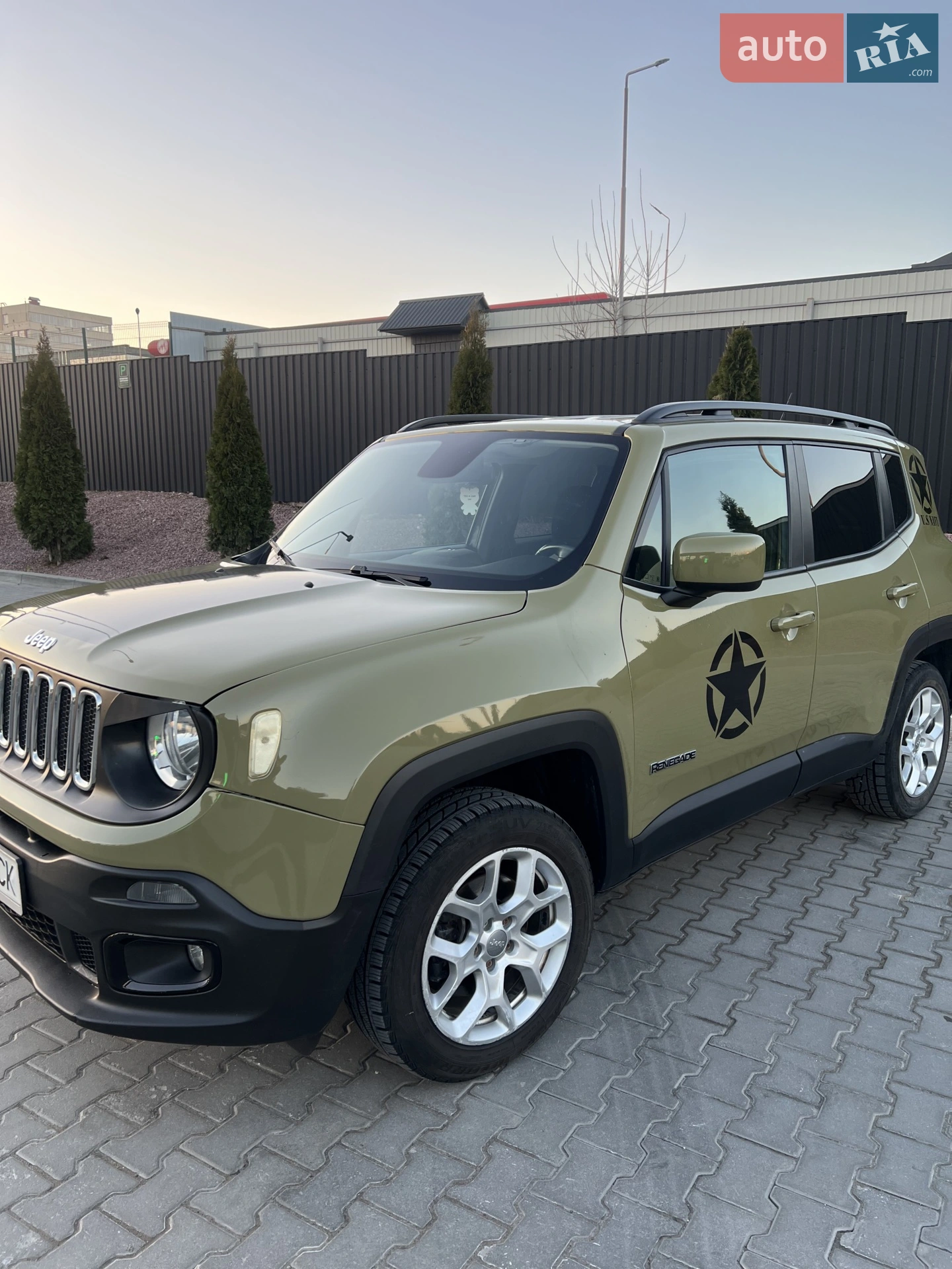 2015 Jeep Renegade - мініатюра 3