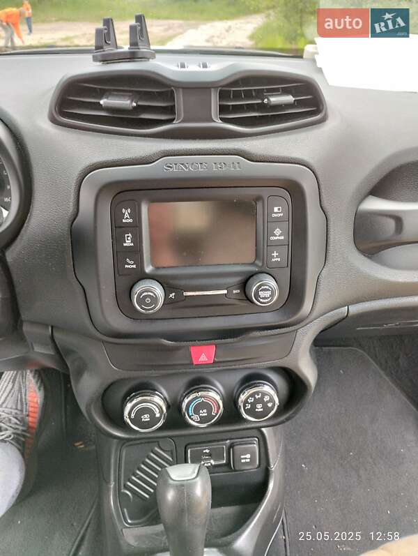 Позашляховик / Кросовер Jeep Renegade 2015 в Києві