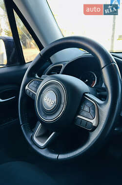 Внедорожник / Кроссовер Jeep Renegade 2016 в 