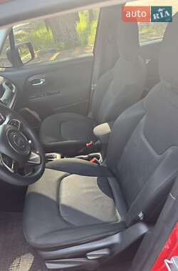 Внедорожник / Кроссовер Jeep Renegade 2015 в 