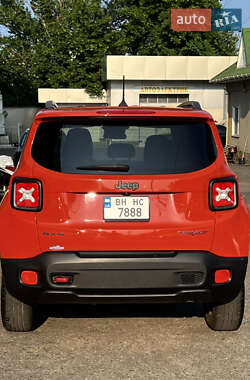 Внедорожник / Кроссовер Jeep Renegade 2015 в 