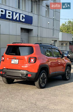 Внедорожник / Кроссовер Jeep Renegade 2015 в 