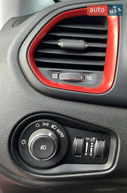 Внедорожник / Кроссовер Jeep Renegade 2015 в 