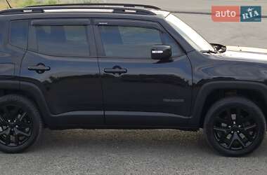 Внедорожник / Кроссовер Jeep Renegade 2016 в 