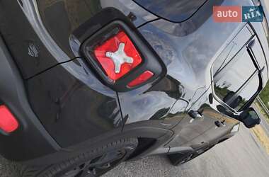 Внедорожник / Кроссовер Jeep Renegade 2016 в 