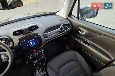 Внедорожник / Кроссовер Jeep Renegade 2016 в 