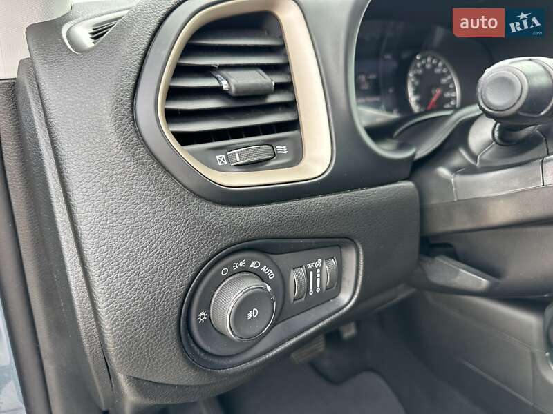 Позашляховик / Кросовер Jeep Renegade 2017 в Києві