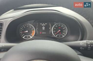 Внедорожник / Кроссовер Jeep Renegade 2015 в 