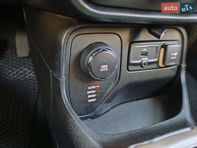 Внедорожник / Кроссовер Jeep Renegade 2016 в Одессе фото 18 Внедорожник / Кроссовер Jeep Renegade 2016 в Одессе
