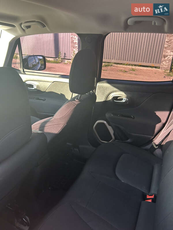 Внедорожник / Кроссовер Jeep Renegade 2016 в Киеве